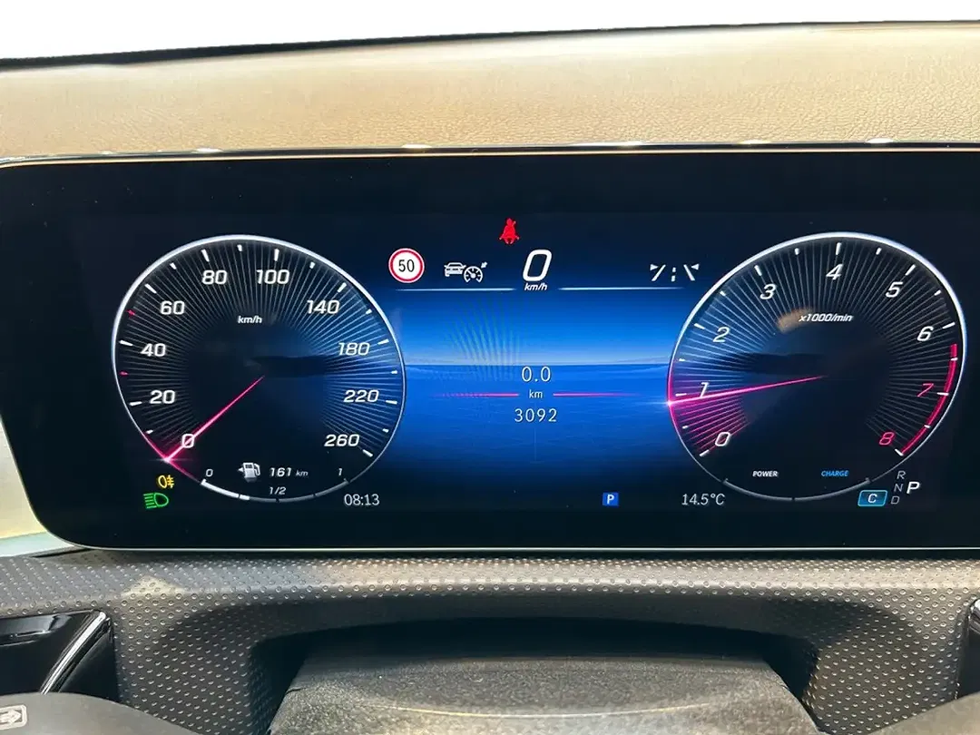 Mercedes-Benz CLA 200 - Thumbnail 9