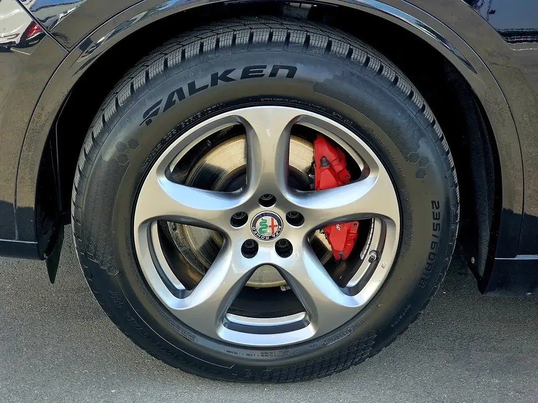 Alfa Romeo Stelvio - Thumbnail 5