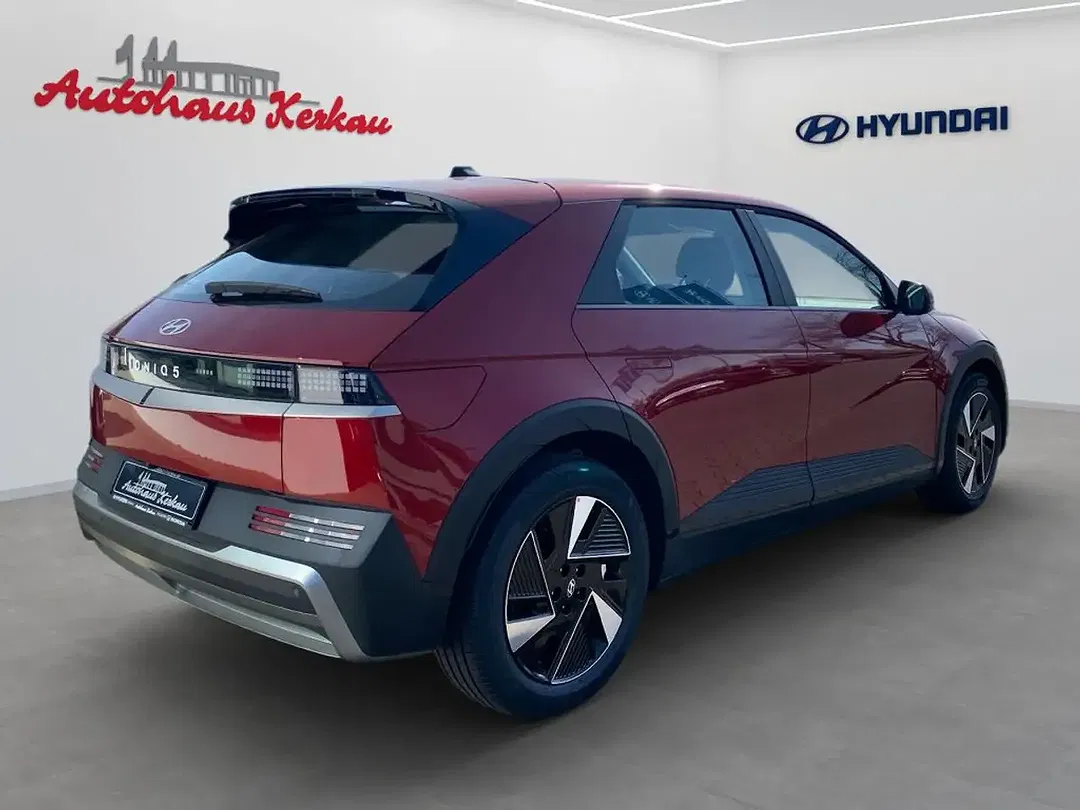 Hyundai IONIQ 5 - Thumbnail 3