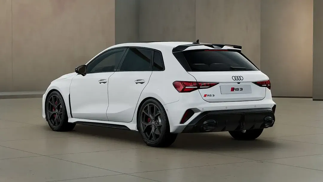 Audi RS3 - foto 1