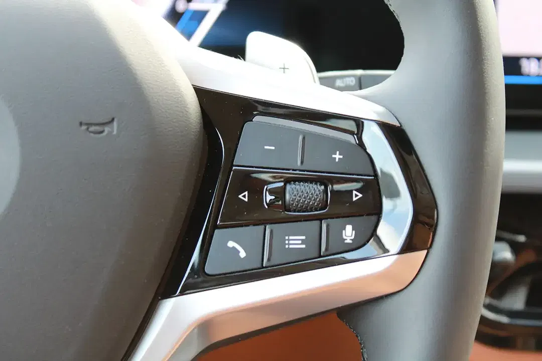 BMW 318 - Thumbnail 13