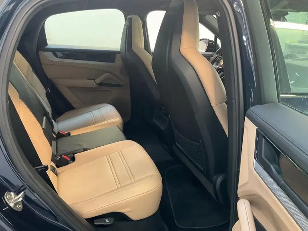 Porsche Cayenne - Thumbnail 9