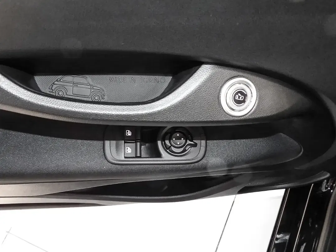 Fiat 500e - Thumbnail 11