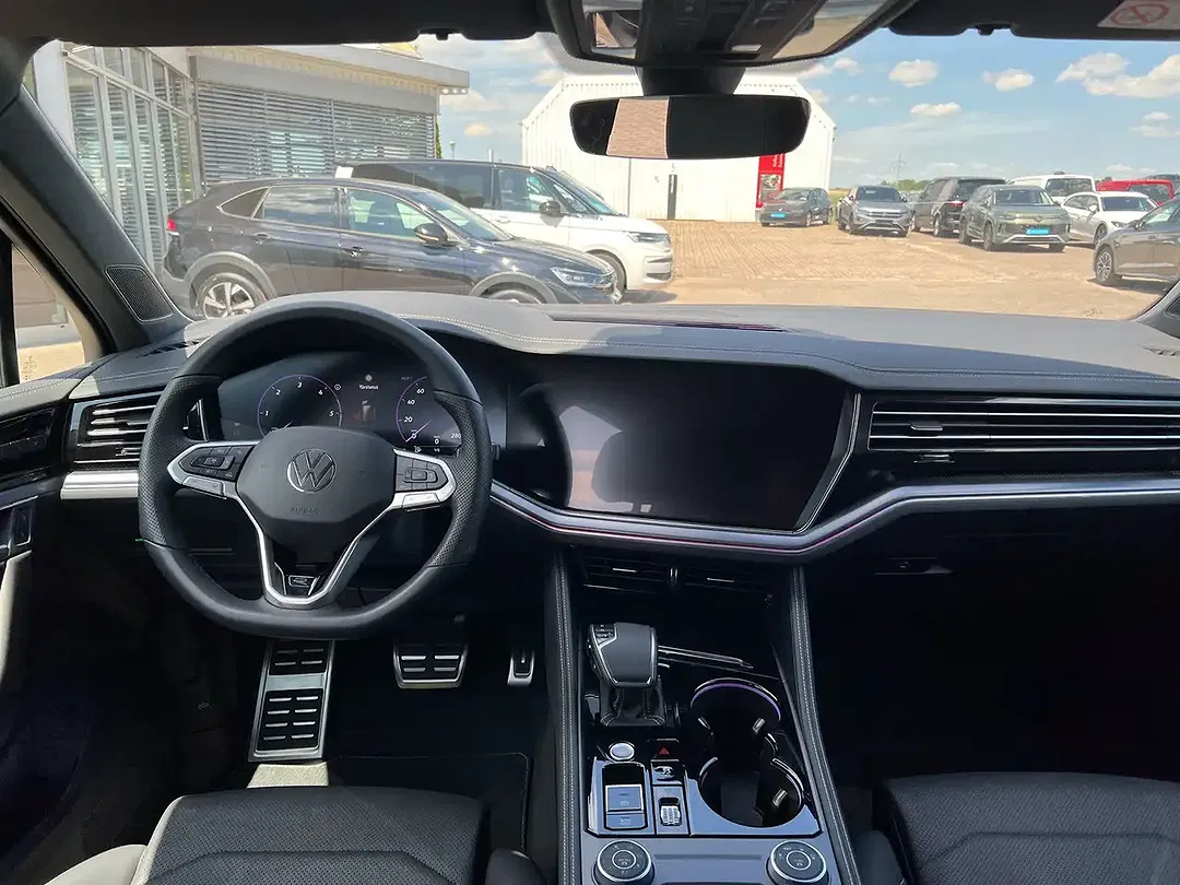 Volkswagen Touareg - Thumbnail 15