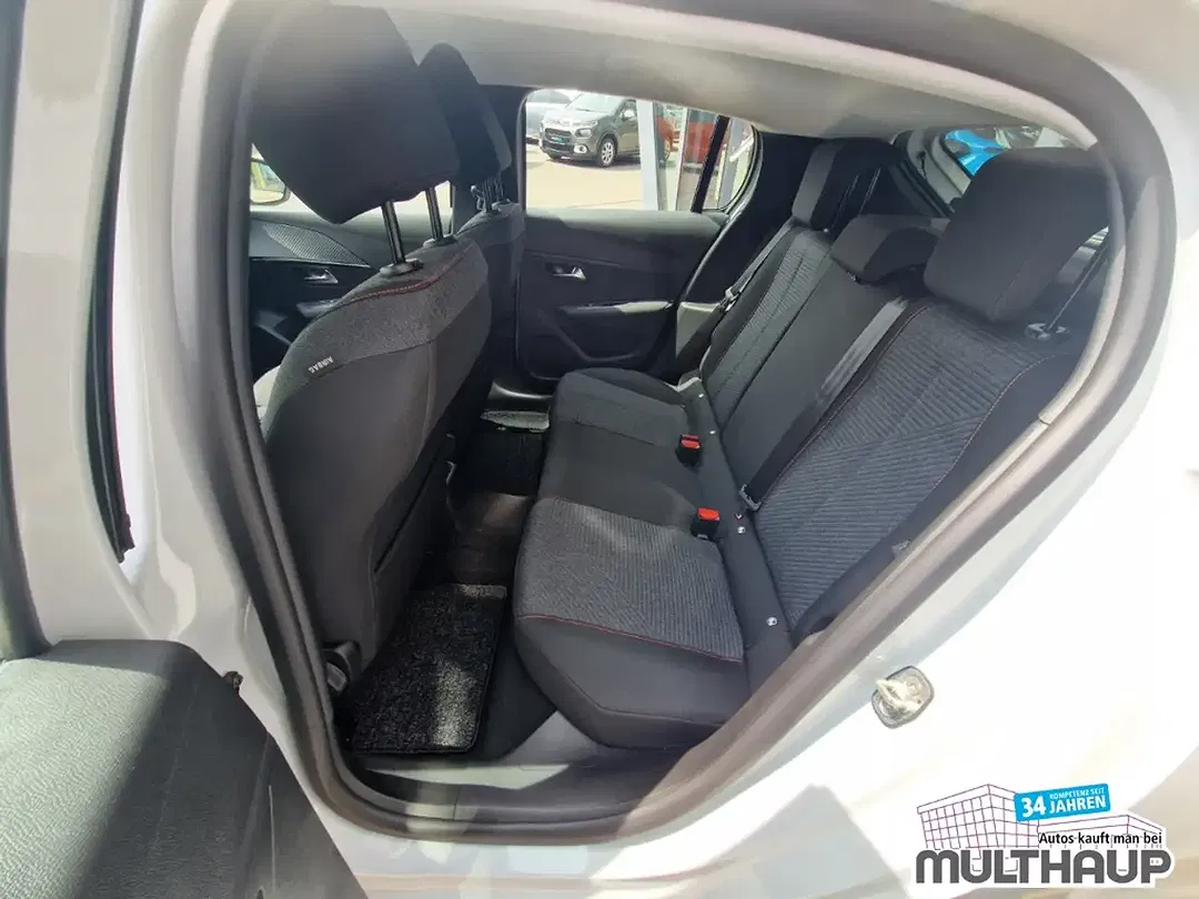 Peugeot 208 - Thumbnail 10