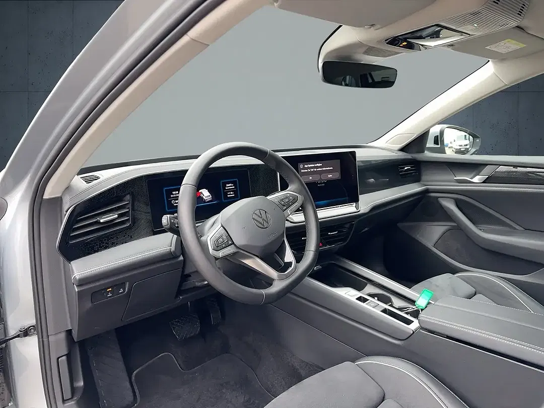 Volkswagen Passat - Thumbnail 10