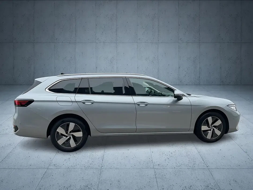 Volkswagen Passat - Thumbnail 7