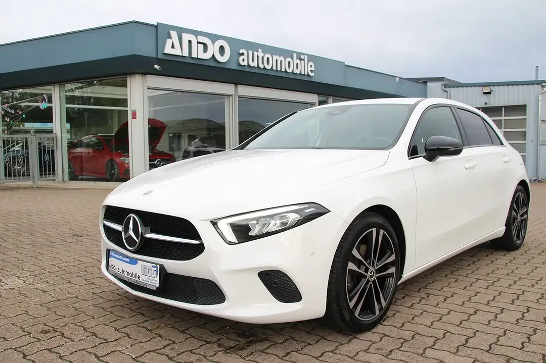 Mercedes-Benz A 200 Edition Night - foto 1