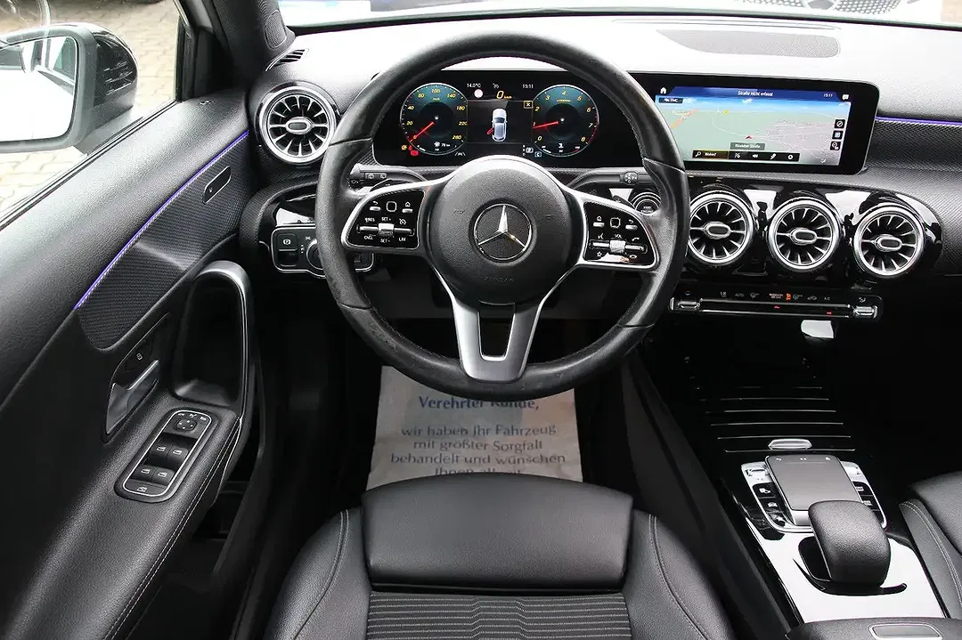 Mercedes-Benz A 200 Edition Night - foto 15