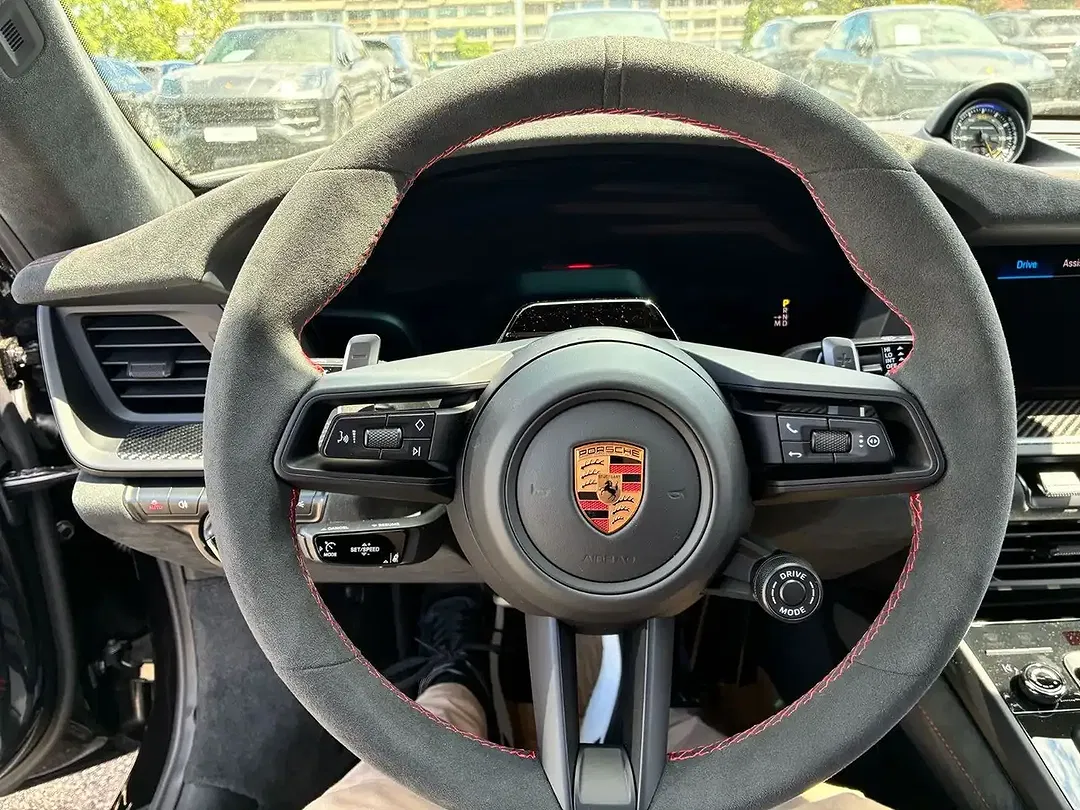 Porsche 911 - Thumbnail 5