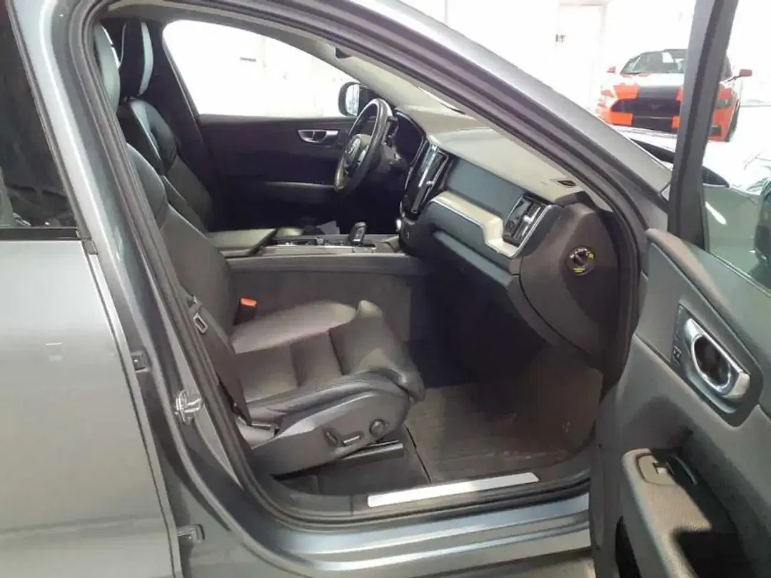 Volvo XC60 - Thumbnail 5