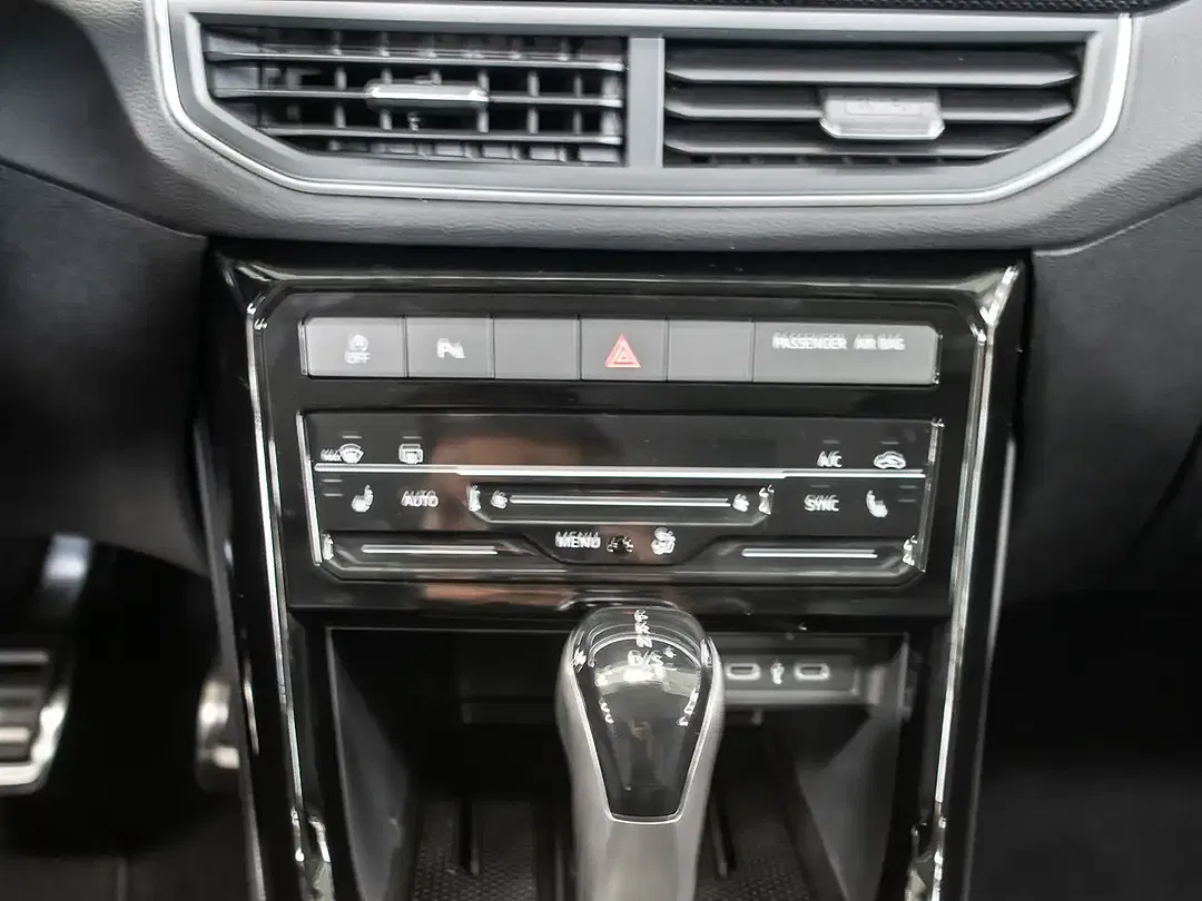 Volkswagen T-Cross - Thumbnail 11