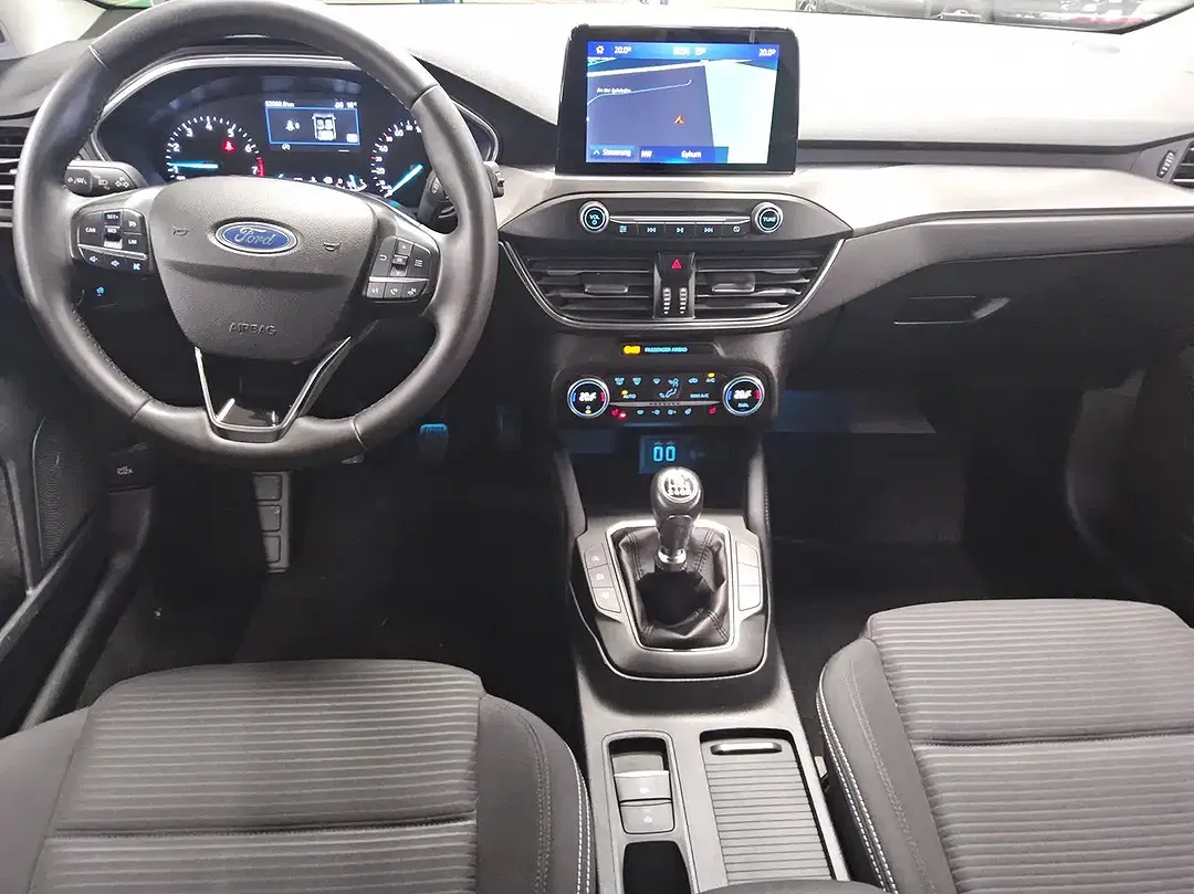 Ford Focus - Thumbnail 3