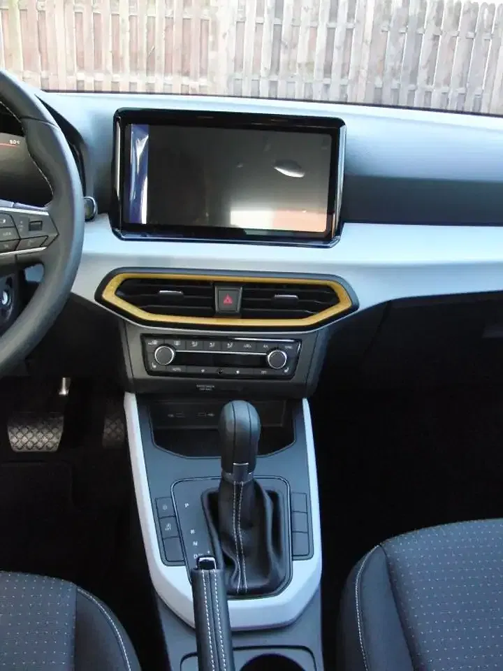 SEAT Arona - Thumbnail 11