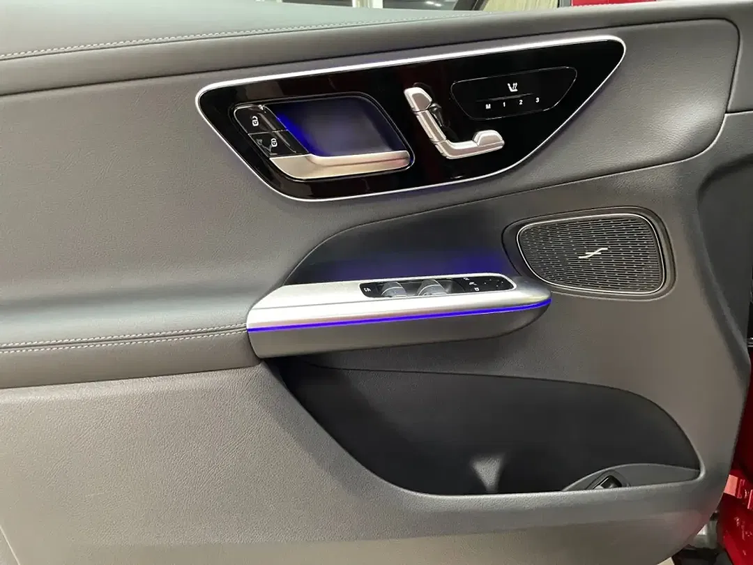 Mercedes-Benz GLC 300 - Thumbnail 18