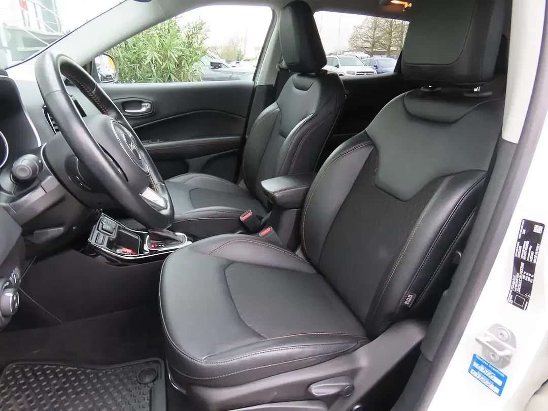 Jeep Compass - Thumbnail 13