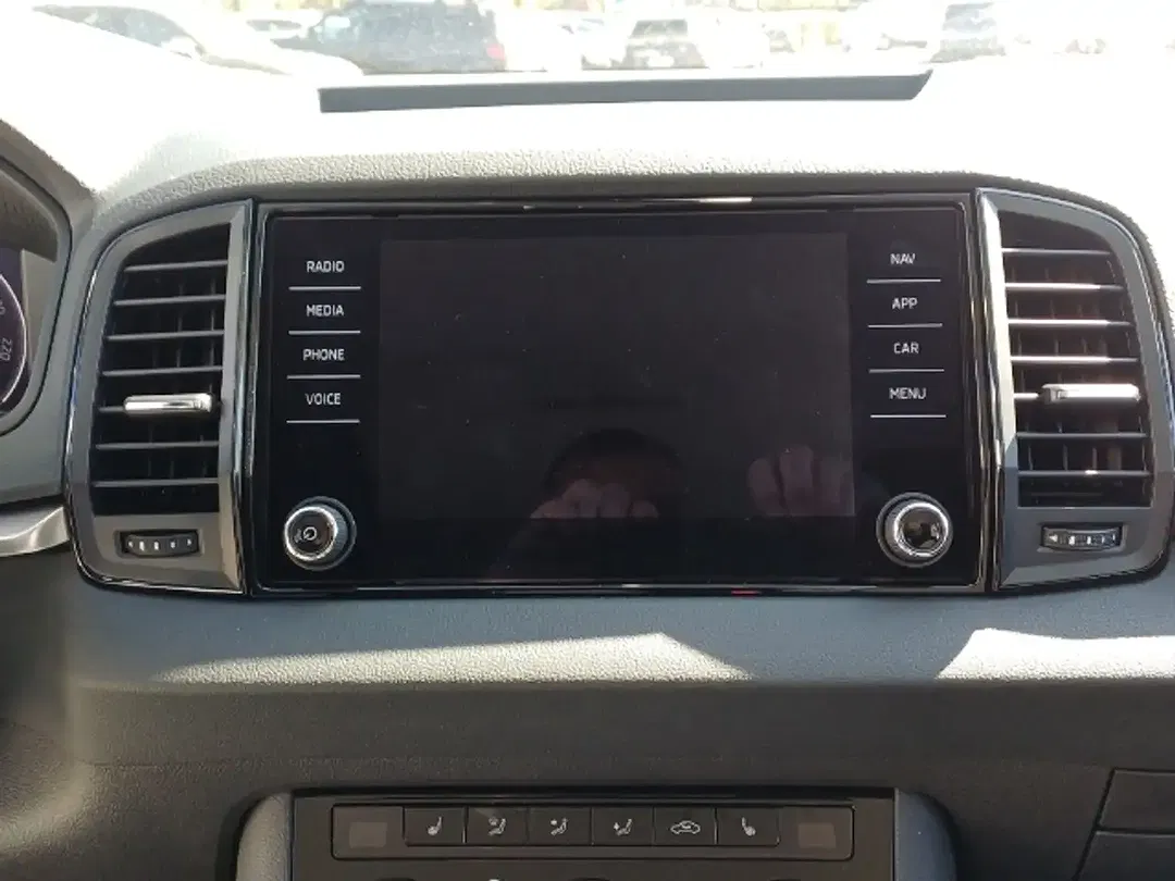 Skoda Karoq - Thumbnail 9