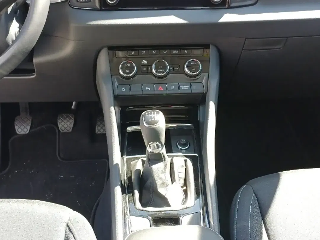 Skoda Karoq - Thumbnail 12