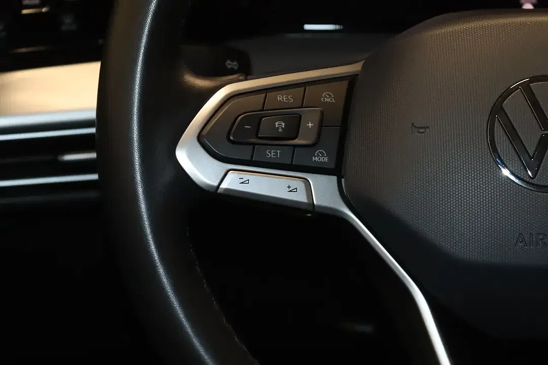 Volkswagen Golf - Thumbnail 13