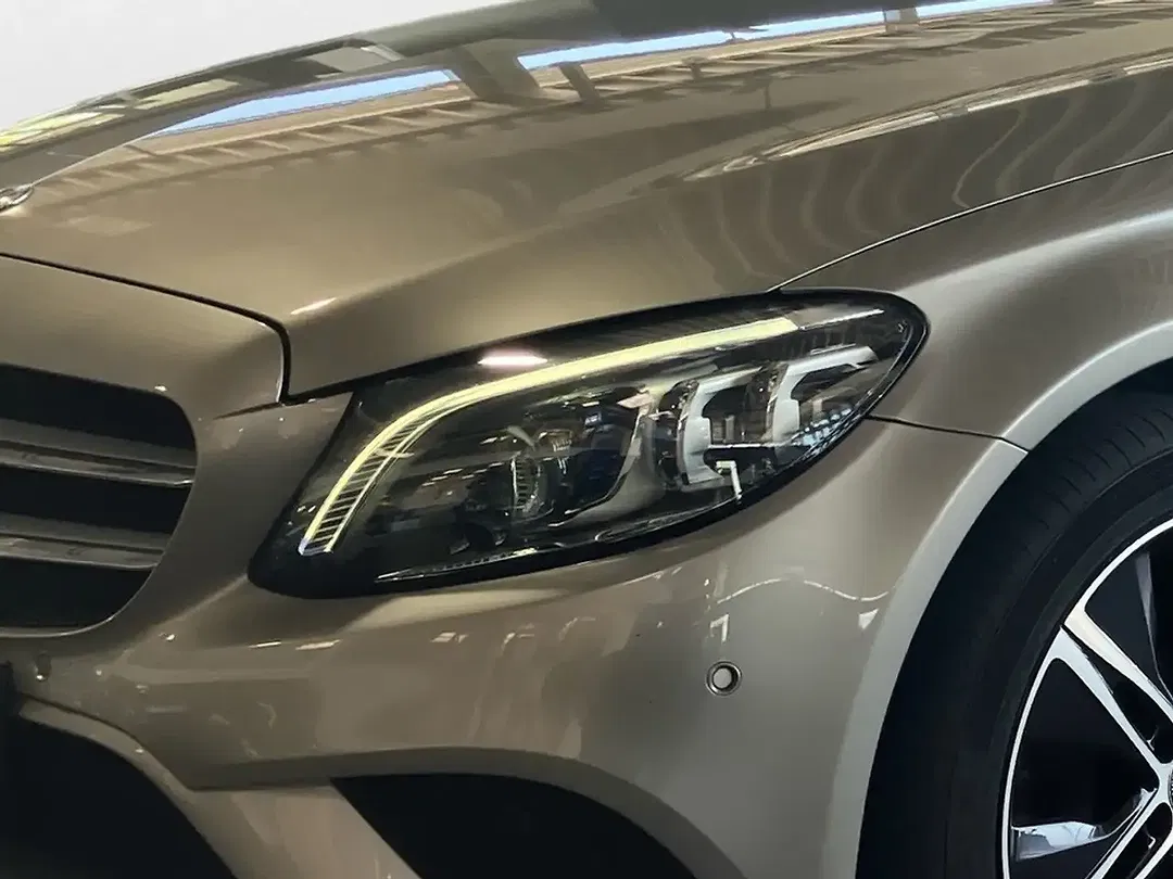 Mercedes-Benz C 300 Avantgarde - foto 8