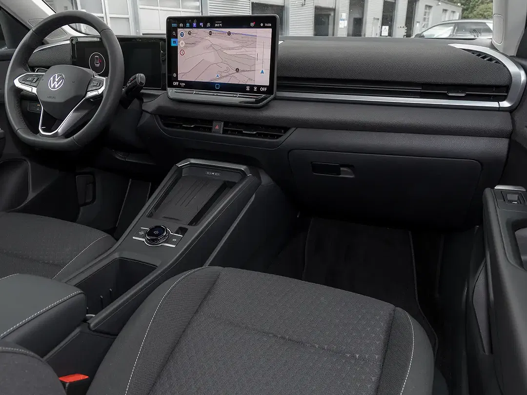 Volkswagen T-Roc - Thumbnail 4