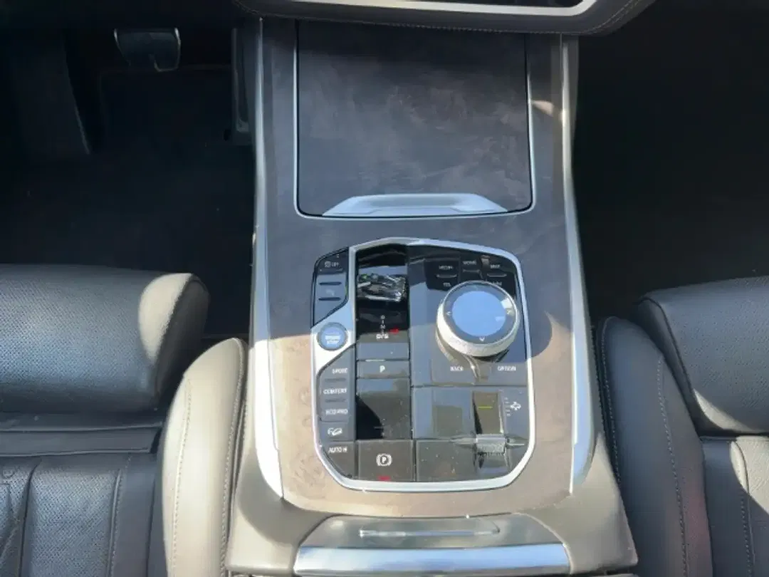 BMW X7 - Thumbnail 11