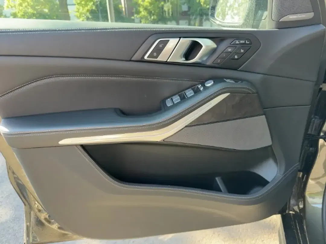 BMW X7 - Thumbnail 12