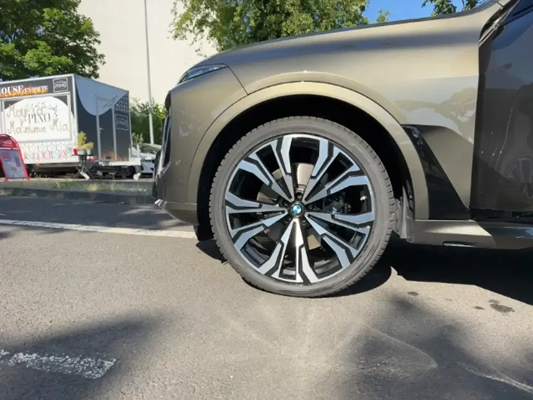 BMW X7 - Thumbnail 13
