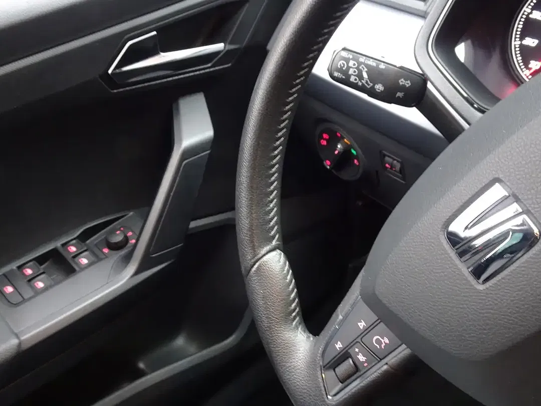SEAT Arona - Thumbnail 10