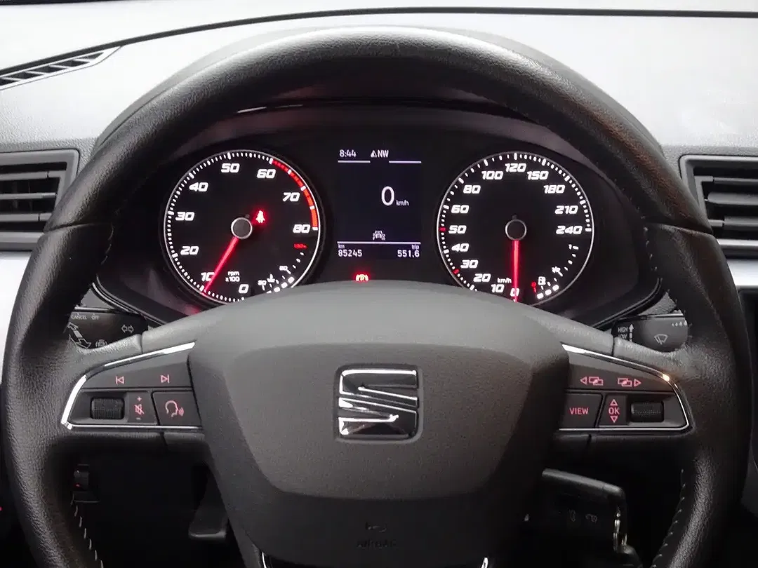 SEAT Arona - Thumbnail 12