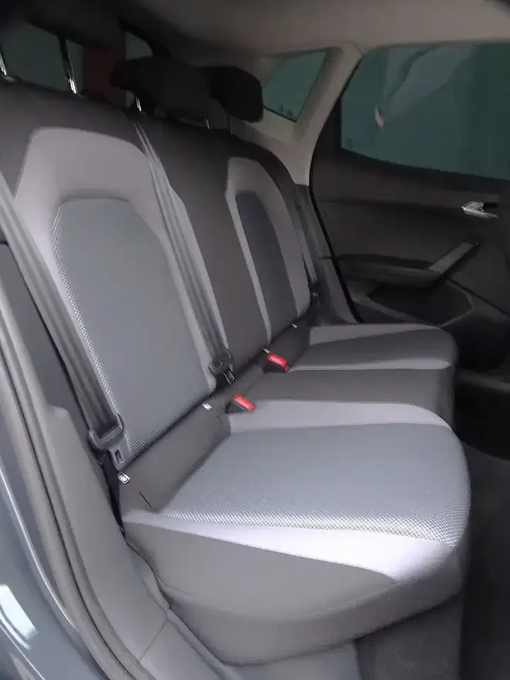 SEAT Arona - Thumbnail 17