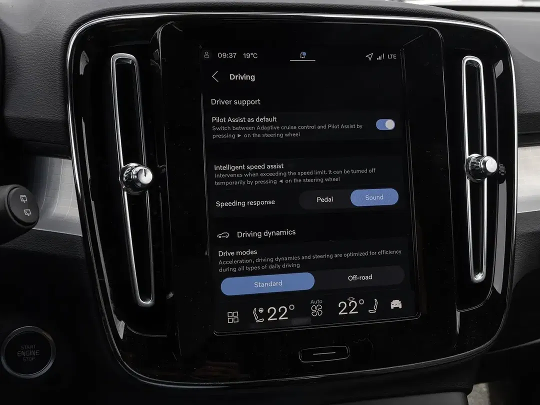 Volvo XC40 - Thumbnail 15