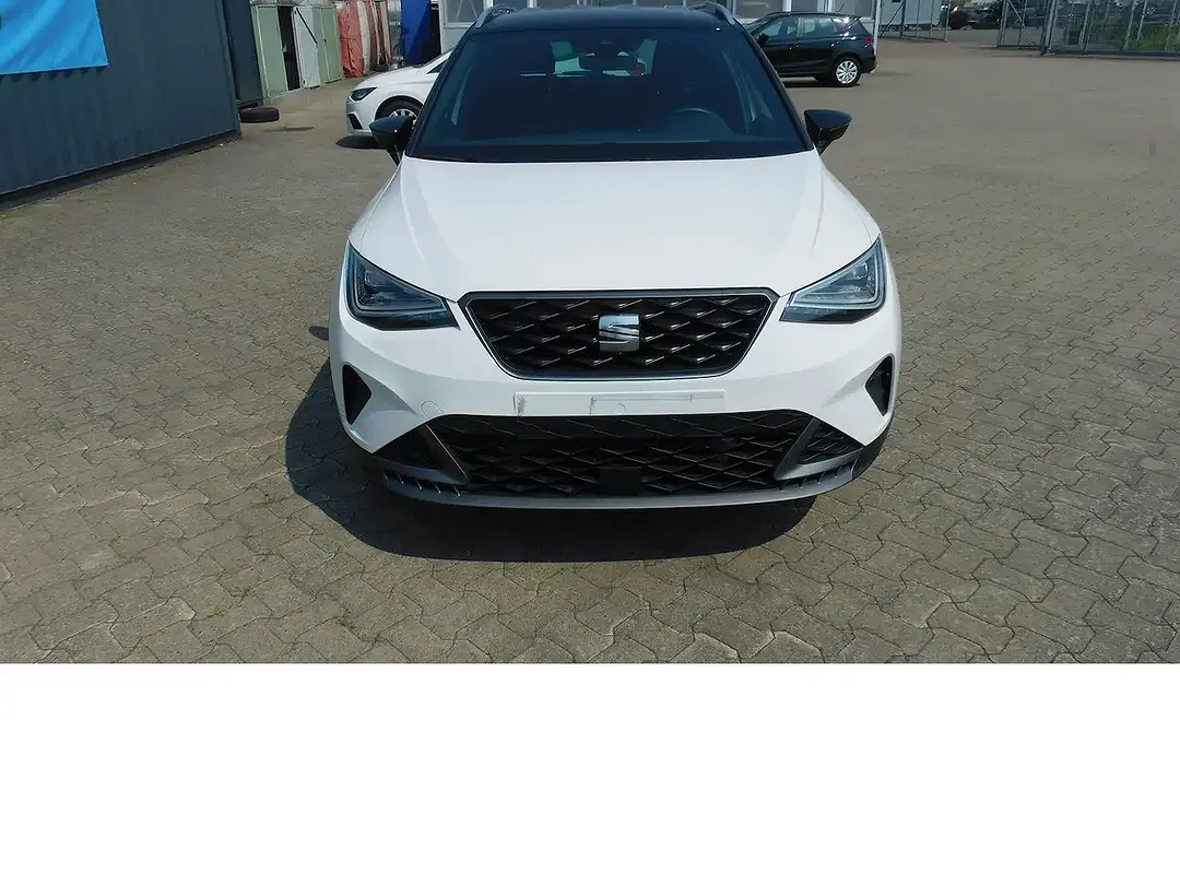 SEAT Arona - Thumbnail 3
