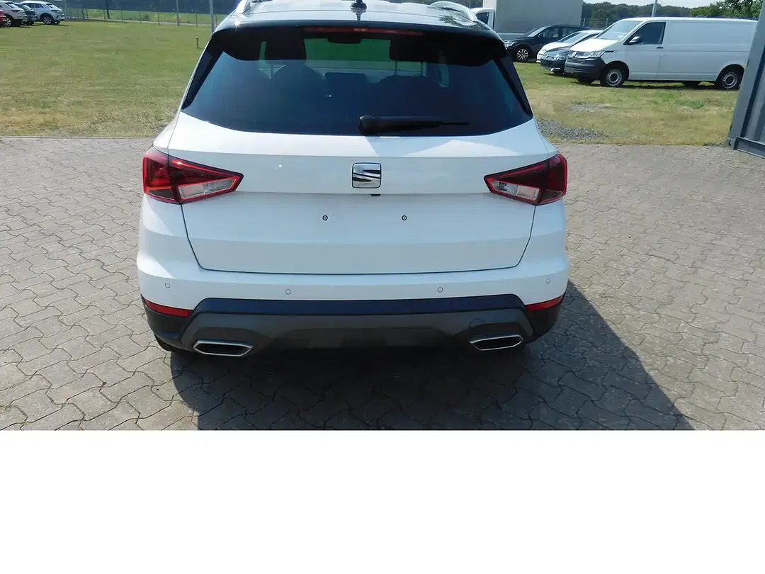 SEAT Arona - Thumbnail 4