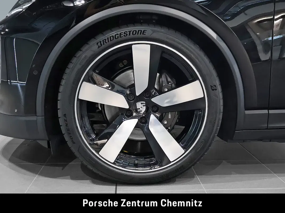 Porsche Macan - Thumbnail 6