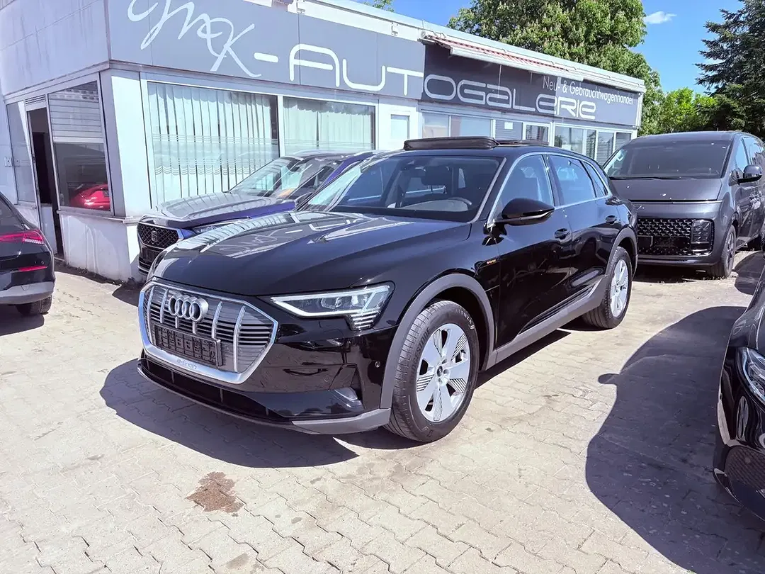 Audi e-tron - Thumbnail 1
