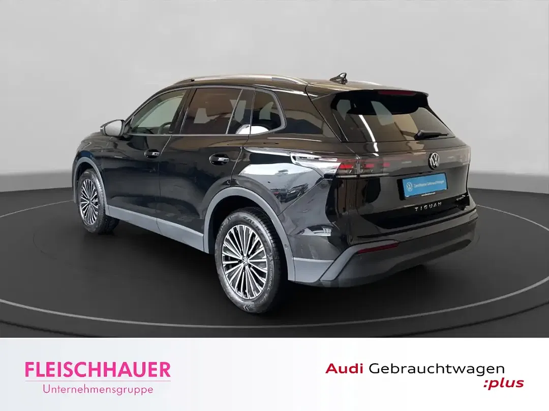 Volkswagen Tiguan - Thumbnail 4