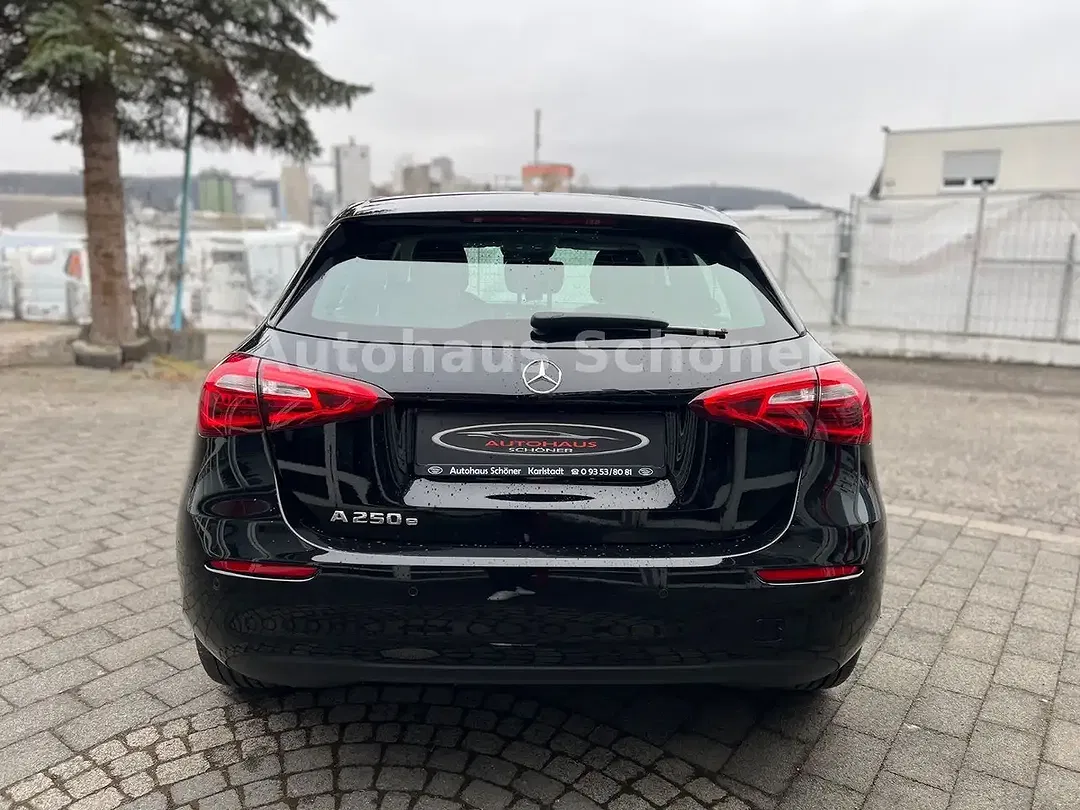 Mercedes-Benz A 250 - Thumbnail 4