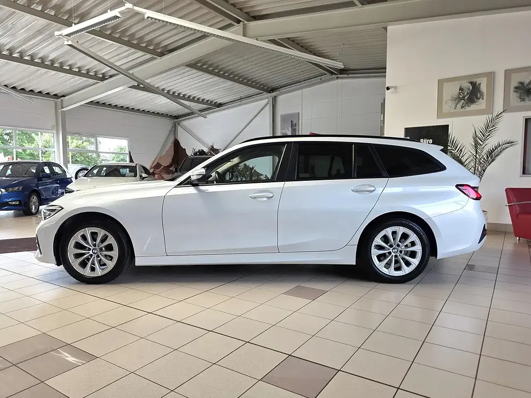BMW 320 - Thumbnail 4