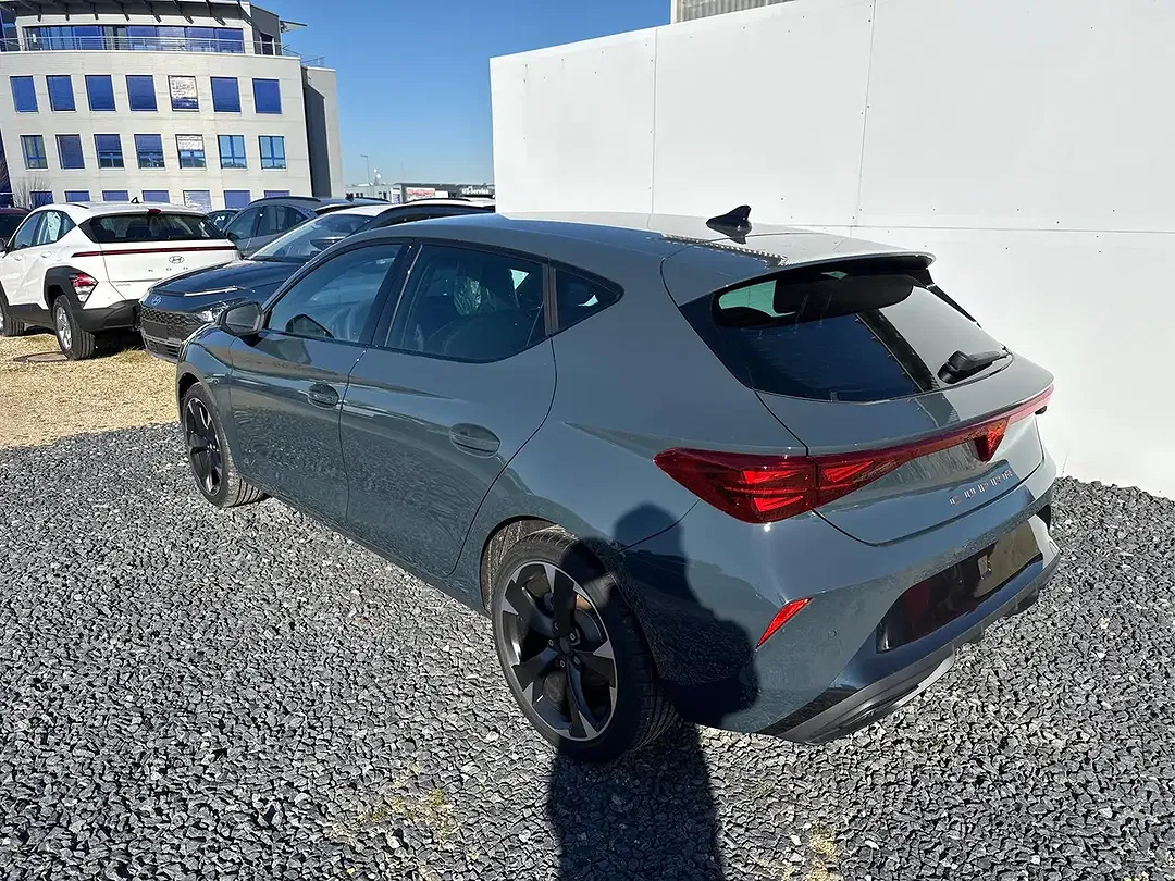 CUPRA Leon - Thumbnail 4