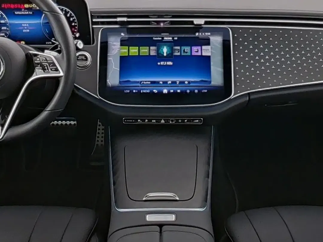 Mercedes-Benz E 300 - Thumbnail 6