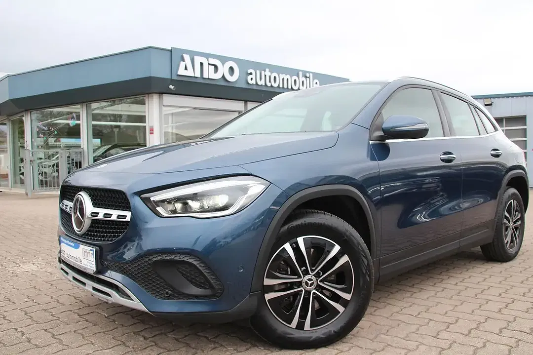Mercedes-Benz GLA 250 - Thumbnail 3