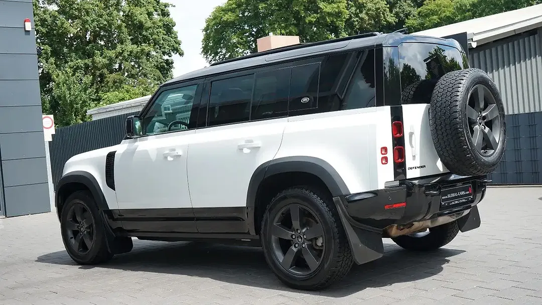 Land Rover Defender - Thumbnail 11