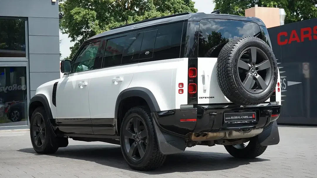 Land Rover Defender - Thumbnail 2