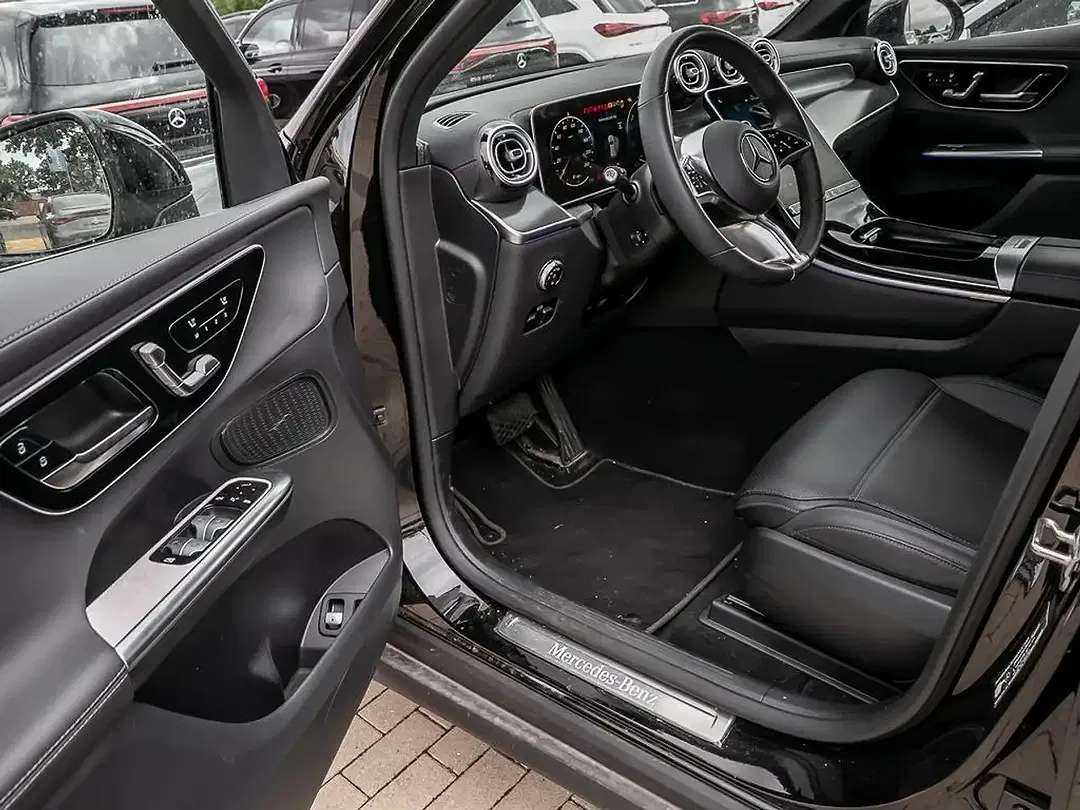 Mercedes-Benz GLC 300 - Thumbnail 9