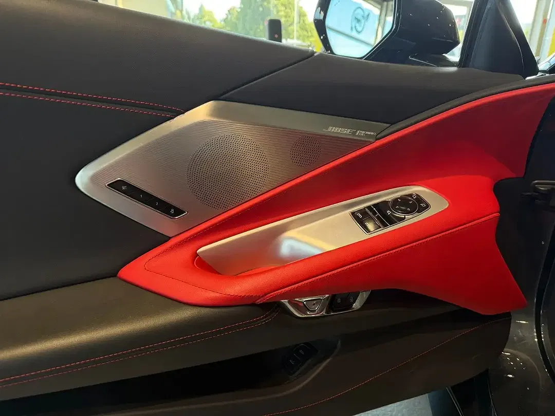 Corvette C8 - Thumbnail 10