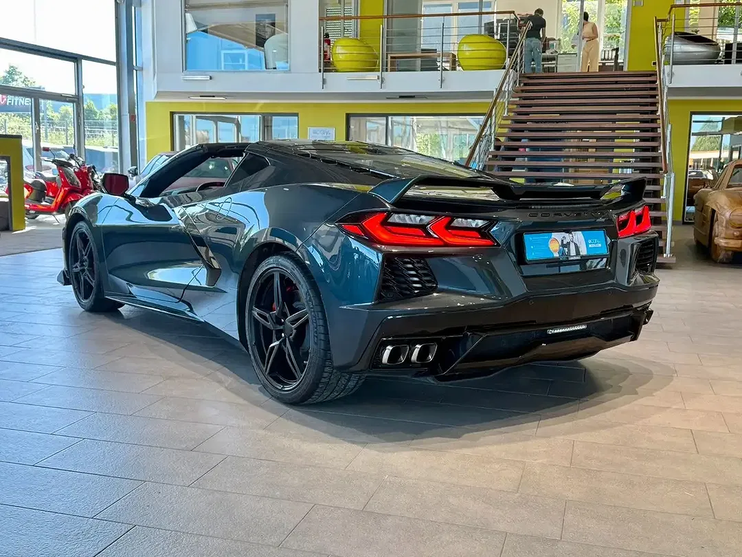 Corvette C8 - Thumbnail 3