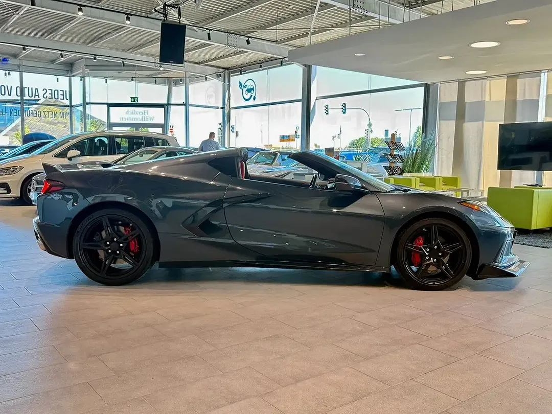 Corvette C8 - Thumbnail 6