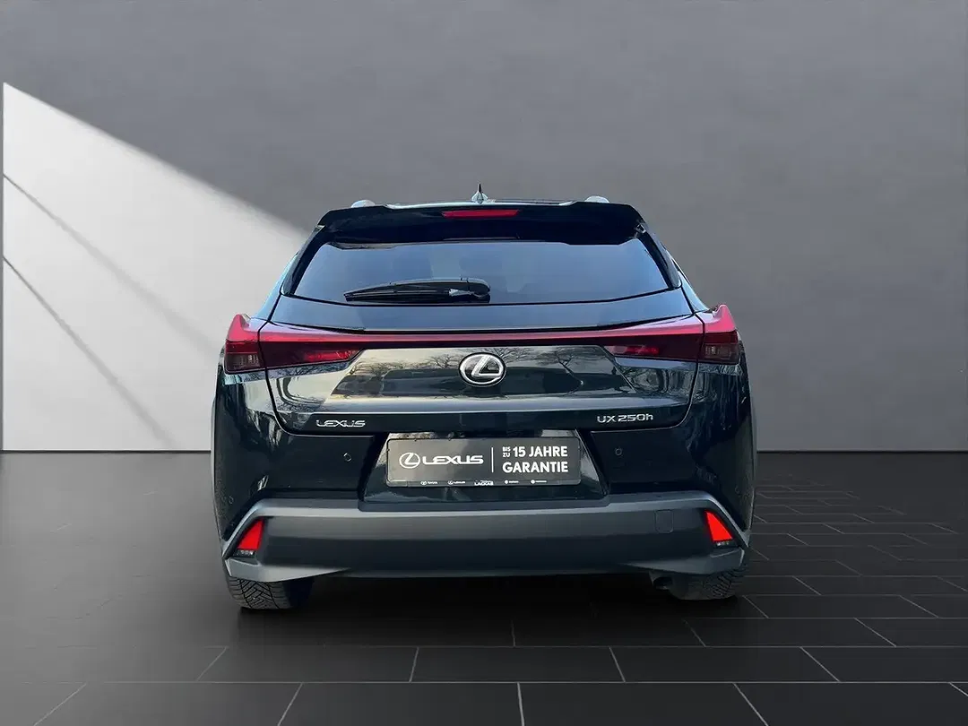 Lexus UX 250h - Thumbnail 4