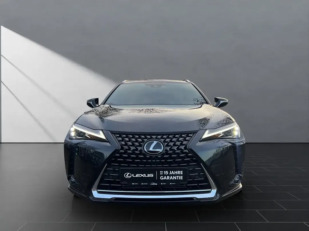Lexus UX 250h - Thumbnail 8